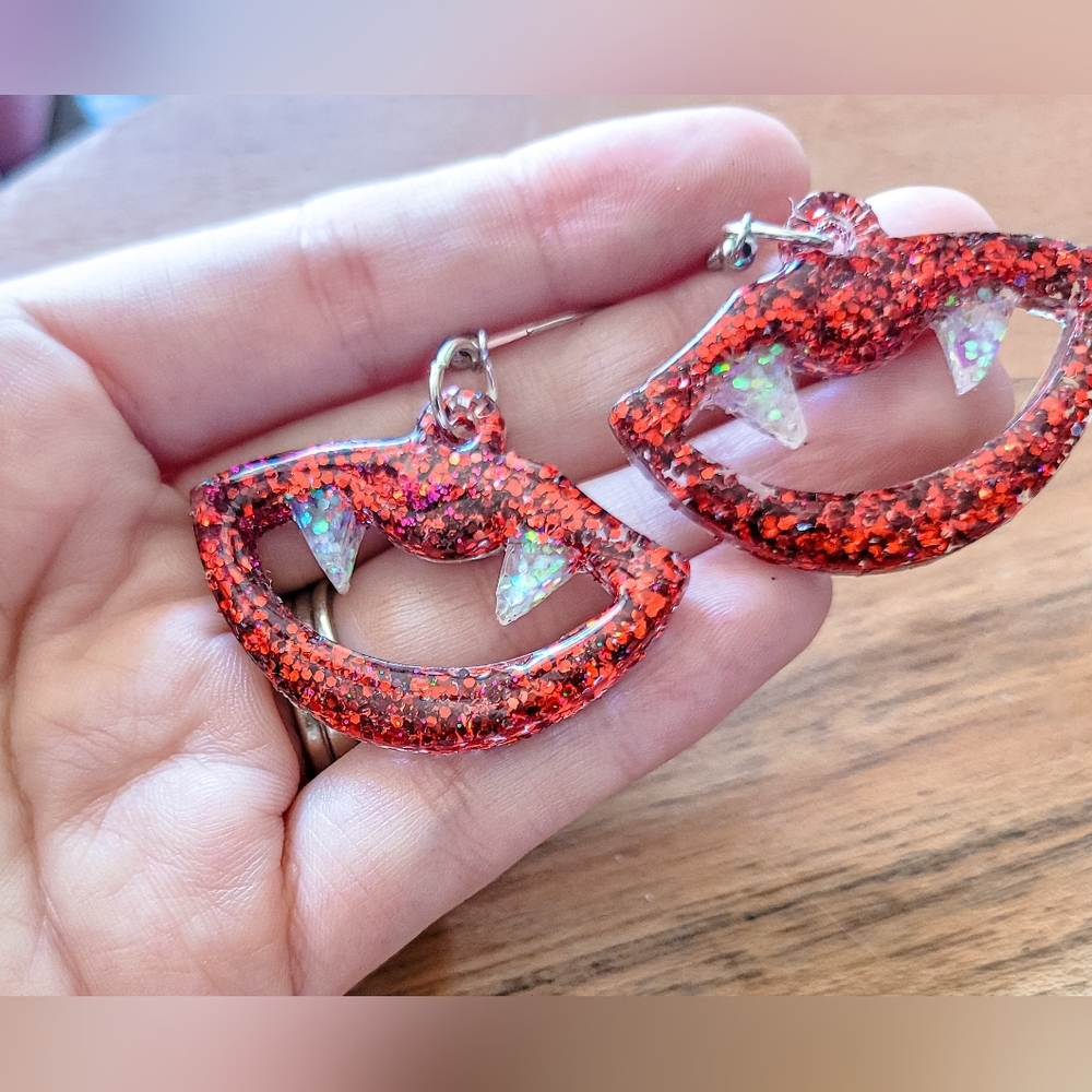 Resin Vampire Fangs Glitter Earrings - Picture 3 of 6